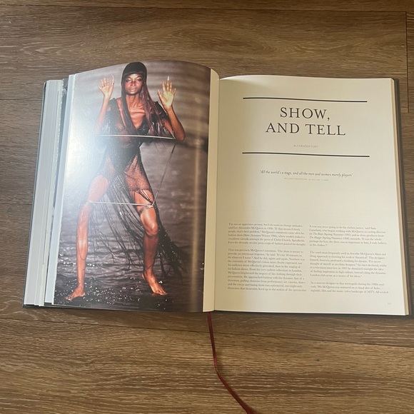 Alexander McQueen Leather Coffee Table book - Picture 7 of 9